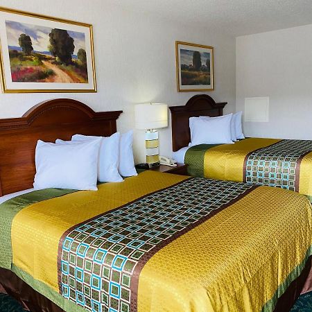 Harrisonville Inn&Suites Extérieur photo