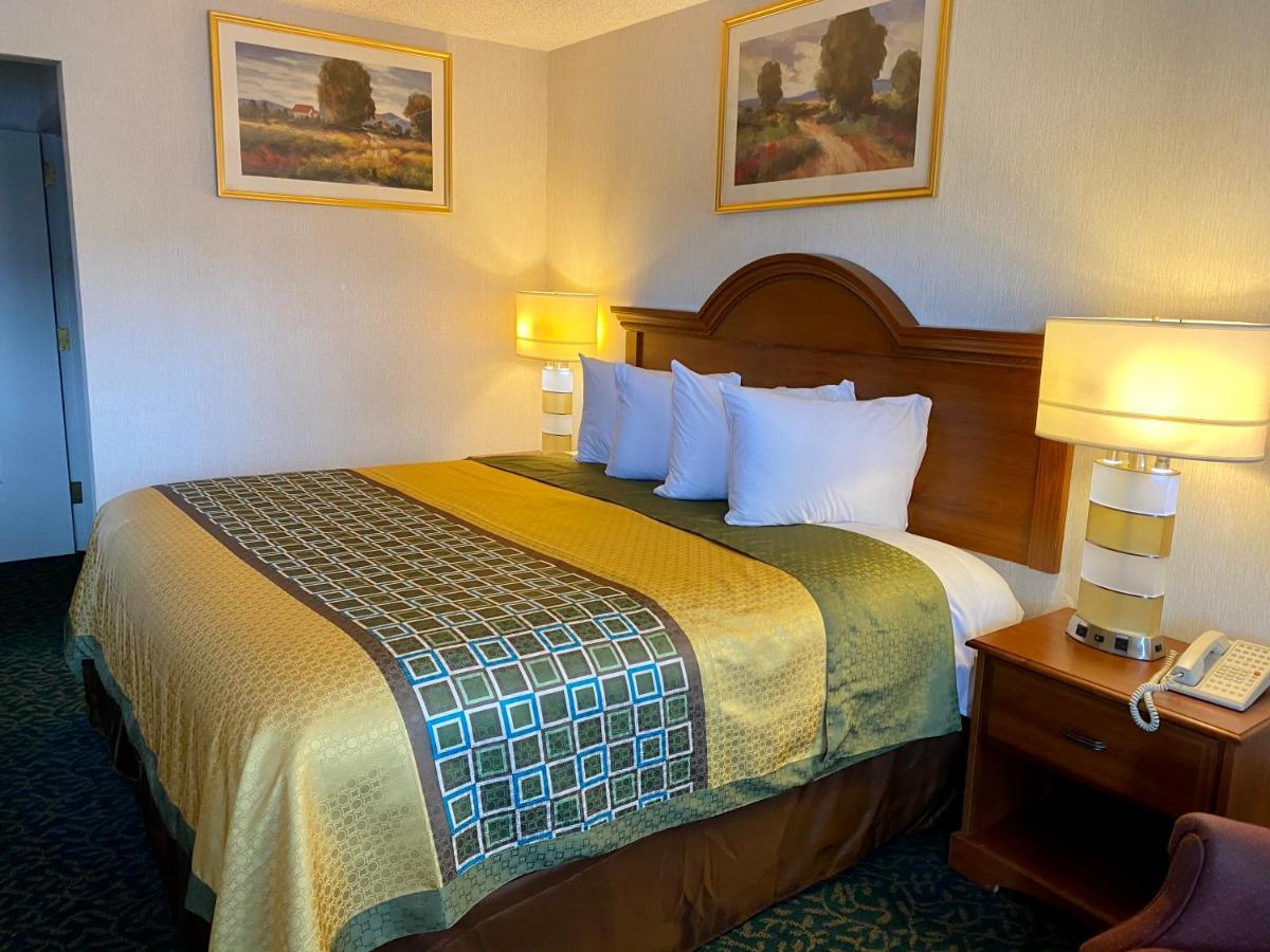 Harrisonville Inn&Suites Extérieur photo