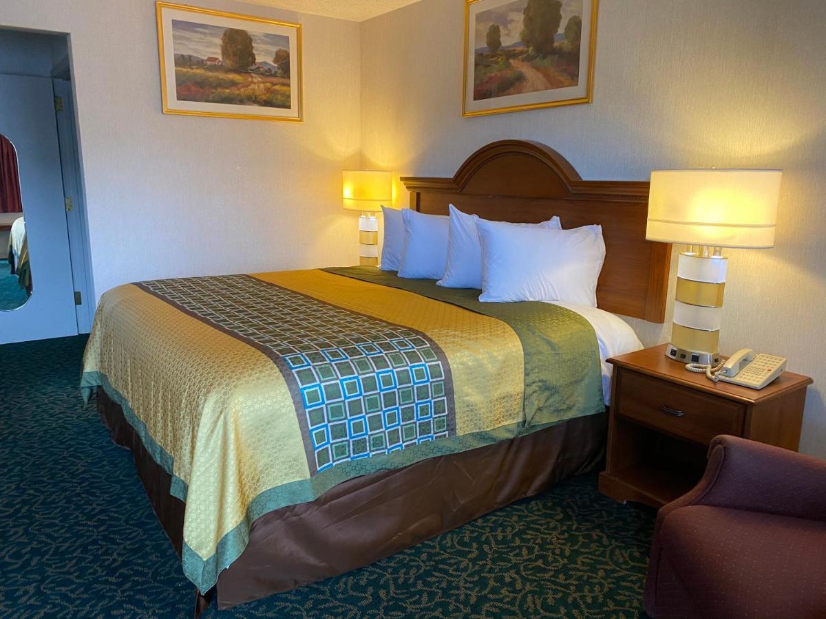 Harrisonville Inn&Suites Extérieur photo