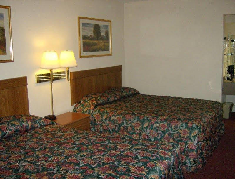 Harrisonville Inn&Suites Extérieur photo
